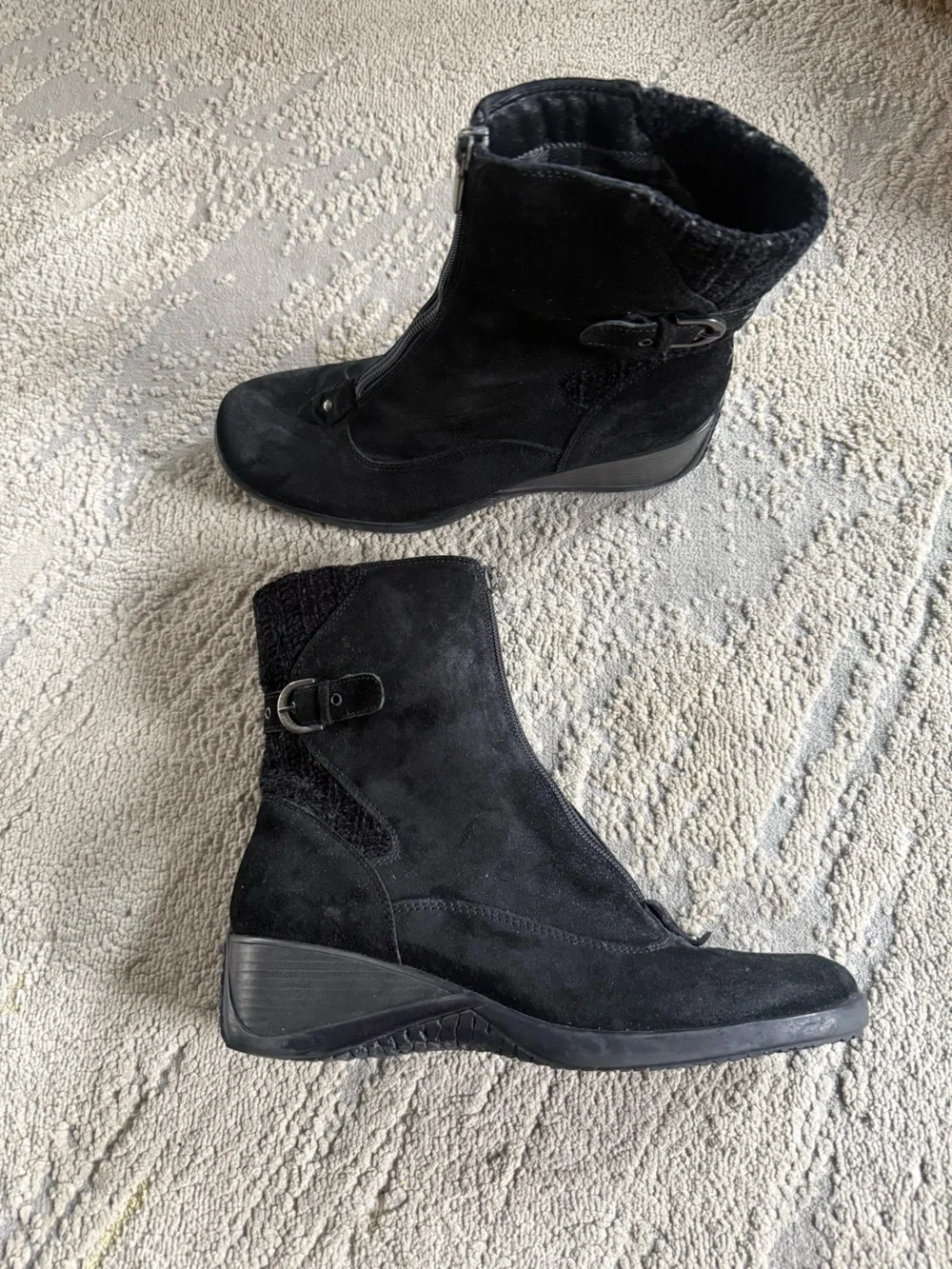 Aquatalia Black Suede Ankle Boots Mia wedge Waterproof comfort 8